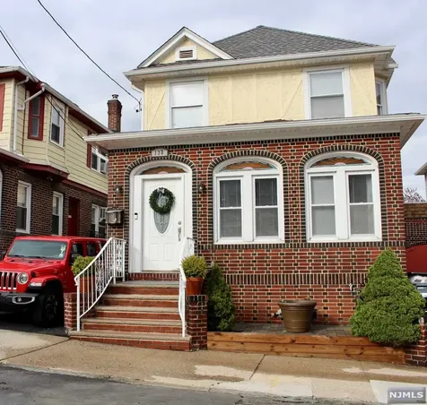132 Hillcrest Place North Bergen NJ 07047