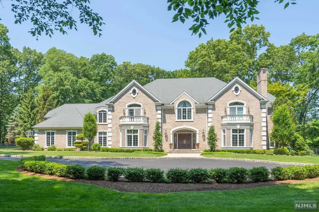 380 Crescent Drive Franklin Lakes NJ 07417