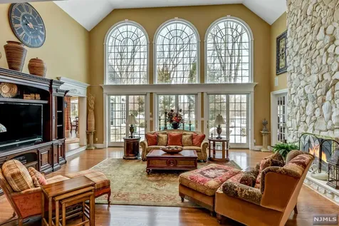 380 Crescent Drive Franklin Lakes NJ 07417