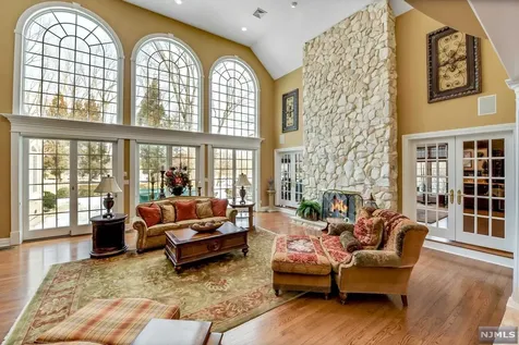 380 Crescent Drive Franklin Lakes NJ 07417