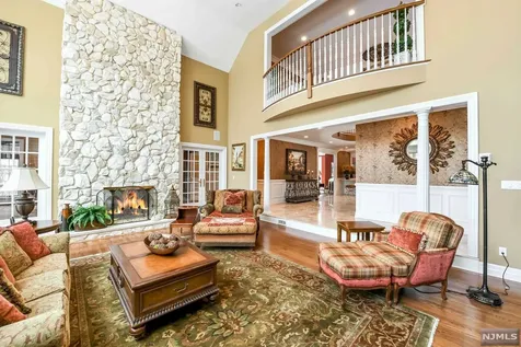 380 Crescent Drive Franklin Lakes NJ 07417