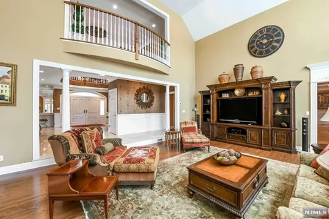 380 Crescent Drive Franklin Lakes NJ 07417
