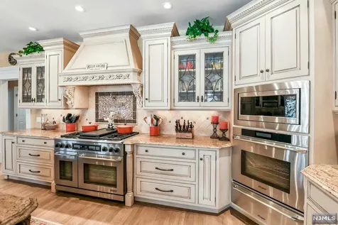 380 Crescent Drive Franklin Lakes NJ 07417