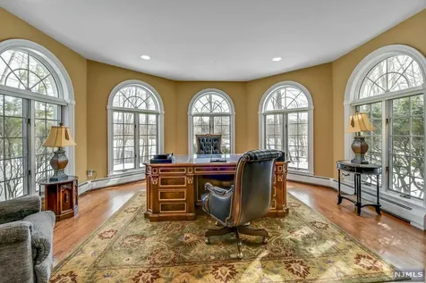 380 Crescent Drive Franklin Lakes NJ 07417