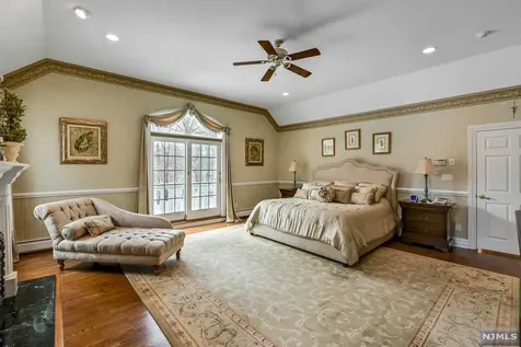 380 Crescent Drive Franklin Lakes NJ 07417
