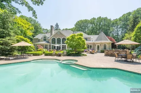 380 Crescent Drive Franklin Lakes NJ 07417