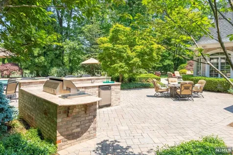 380 Crescent Drive Franklin Lakes NJ 07417