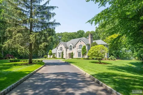 380 Crescent Drive Franklin Lakes NJ 07417