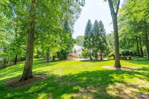 380 Crescent Drive Franklin Lakes NJ 07417
