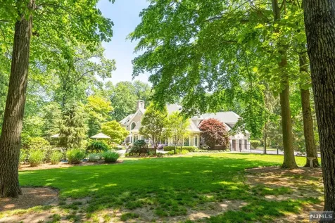 380 Crescent Drive Franklin Lakes NJ 07417