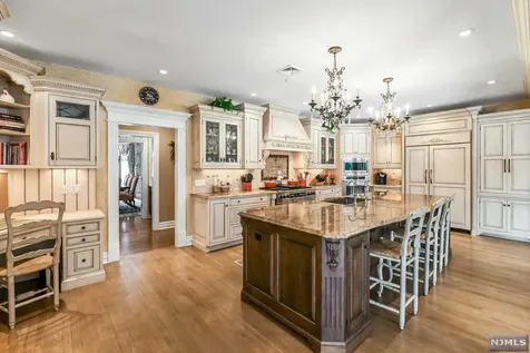 380 Crescent Drive Franklin Lakes NJ 07417