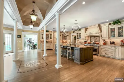 380 Crescent Drive Franklin Lakes NJ 07417
