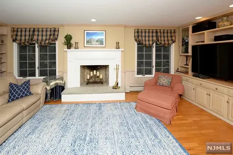 39 Gloria Drive Allendale NJ 07401
