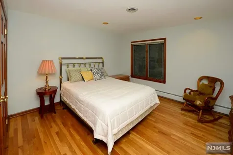 39 Gloria Drive Allendale NJ 07401