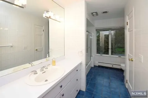 39 Gloria Drive Allendale NJ 07401