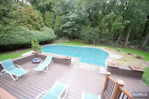 39 Gloria Drive Allendale NJ 07401
