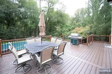 39 Gloria Drive Allendale NJ 07401