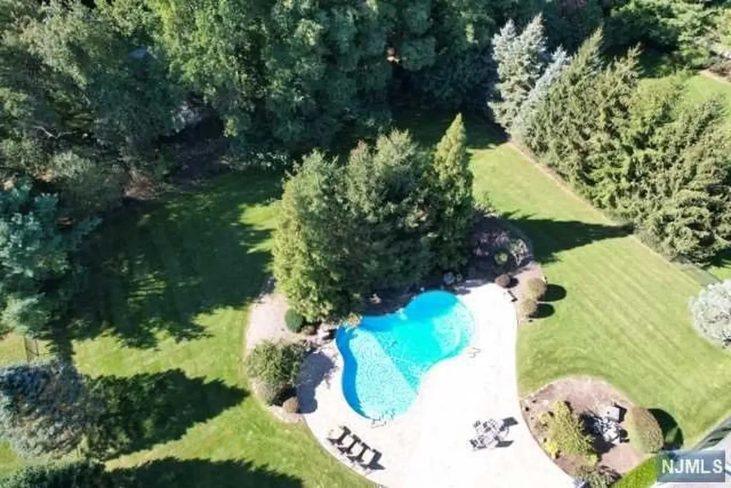 8 Copperfield Way Mahwah NJ 07430