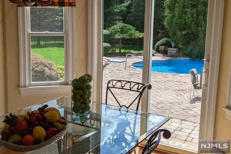 8 Copperfield Way Mahwah NJ 07430