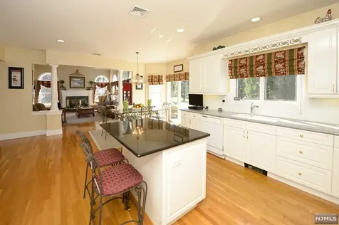 8 Copperfield Way Mahwah NJ 07430