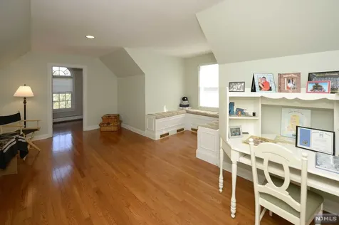 8 Copperfield Way Mahwah NJ 07430