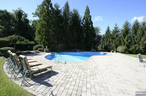 8 Copperfield Way Mahwah NJ 07430