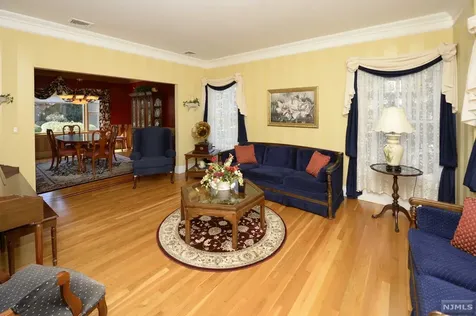 8 Copperfield Way Mahwah NJ 07430