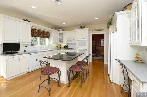 8 Copperfield Way Mahwah NJ 07430