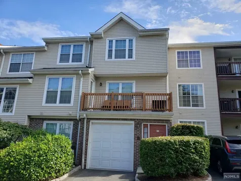 558 Ridge Lane Fort Lee NJ 07024