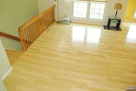 558 Ridge Lane Fort Lee NJ 07024
