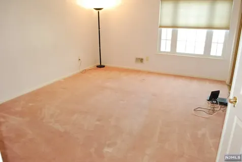 558 Ridge Lane Fort Lee NJ 07024