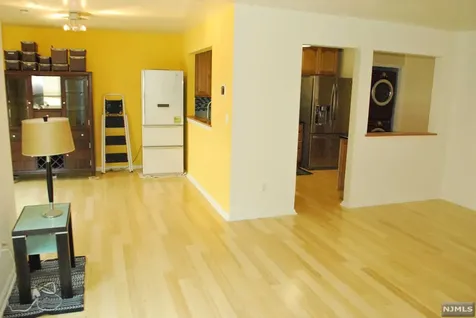 558 Ridge Lane Fort Lee NJ 07024
