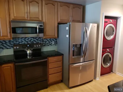 558 Ridge Lane Fort Lee NJ 07024