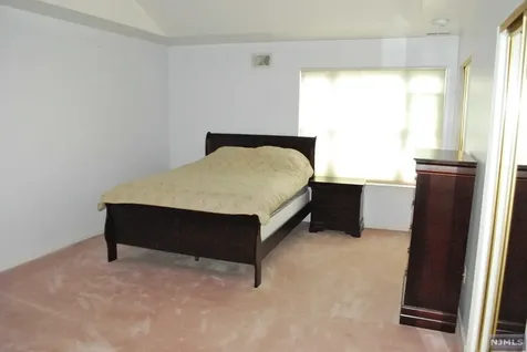 558 Ridge Lane Fort Lee NJ 07024