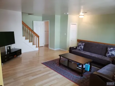 558 Ridge Lane Fort Lee NJ 07024