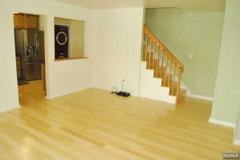 558 Ridge Lane Fort Lee NJ 07024