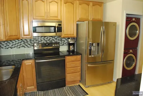 558 Ridge Lane Fort Lee NJ 07024