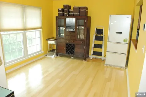558 Ridge Lane Fort Lee NJ 07024