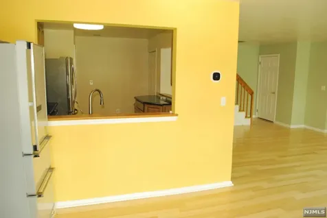 558 Ridge Lane Fort Lee NJ 07024