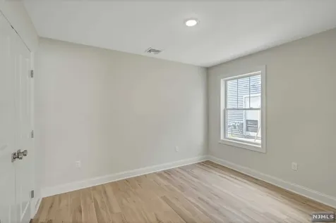 370 Chestnut Avenue South Hackensack NJ 07606