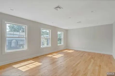 370 Chestnut Avenue South Hackensack NJ 07606