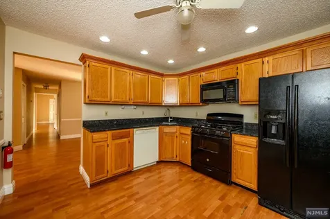 1202 Sycamore Lane Mahwah NJ 07430