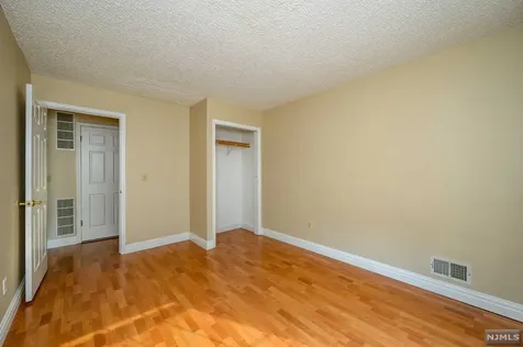 1202 Sycamore Lane Mahwah NJ 07430