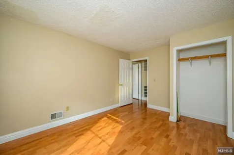 1202 Sycamore Lane Mahwah NJ 07430