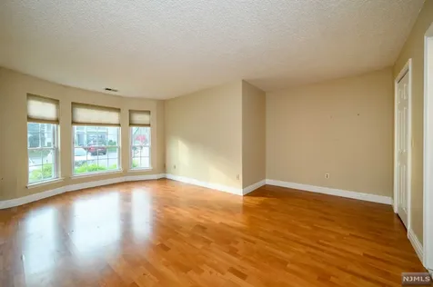 1202 Sycamore Lane Mahwah NJ 07430