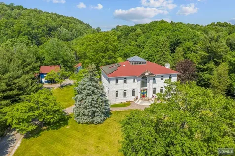 785 Aspen Way Franklin Lakes NJ 07417