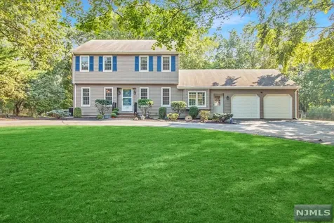 725 Rivenwood Road Franklin Lakes NJ 07417