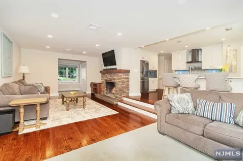 725 Rivenwood Road Franklin Lakes NJ 07417