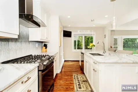 725 Rivenwood Road Franklin Lakes NJ 07417