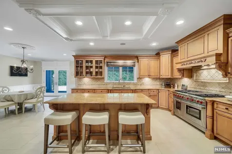 317 Briarly Drive Franklin Lakes NJ 07417